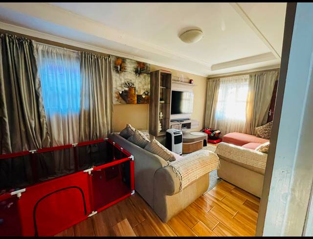 2 BEDROOM HOUSE FOR SALE IN KWAZAKHELE